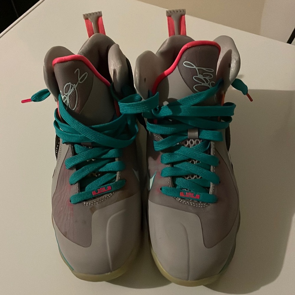 Nike Lebron 9 South Beach GS Size 7Y Pre-owned no box
